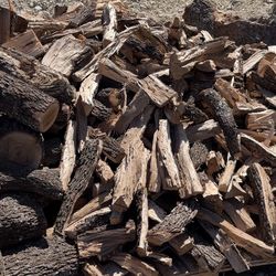 🔥 Premium Live Oak Firewood – Ready for the Season 🔥