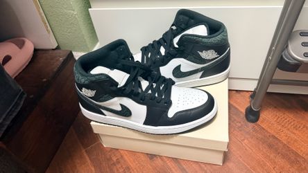 Nike Air Jordan 1 Mid "Panda Elephant"