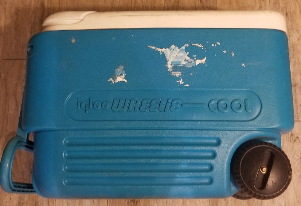 Igloo Rolling Cooler