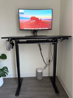 Monitor with table