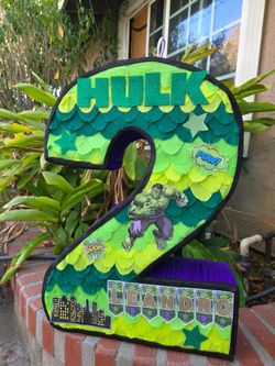 Glo's Custom Made Piñatas