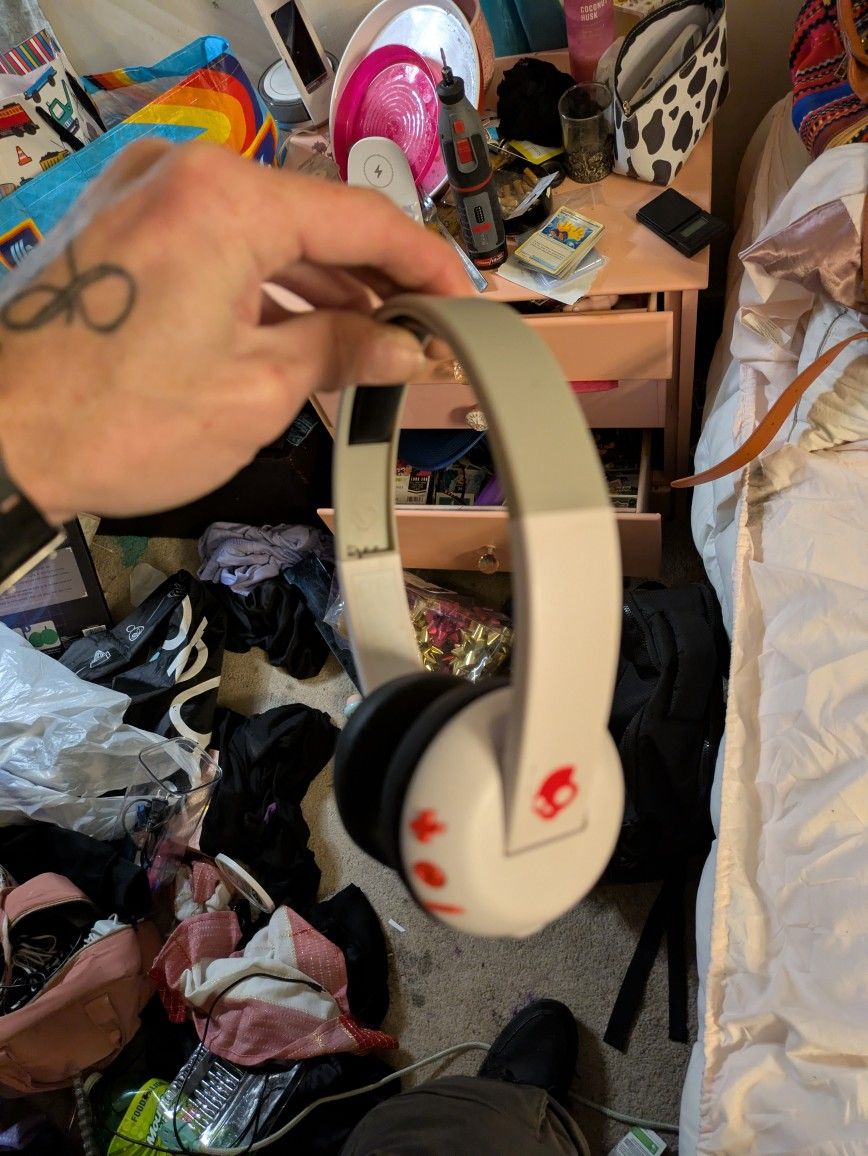 Skullcandy Uproar Wireless Bluetooth Headphones