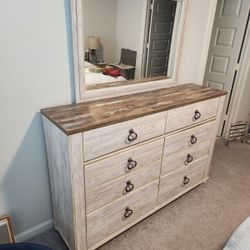 Ashley Willowton 6 Drawer Dresser With Mirror