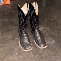 Have Been Worn But In Really Good Condition Send Me Your Best Offer 