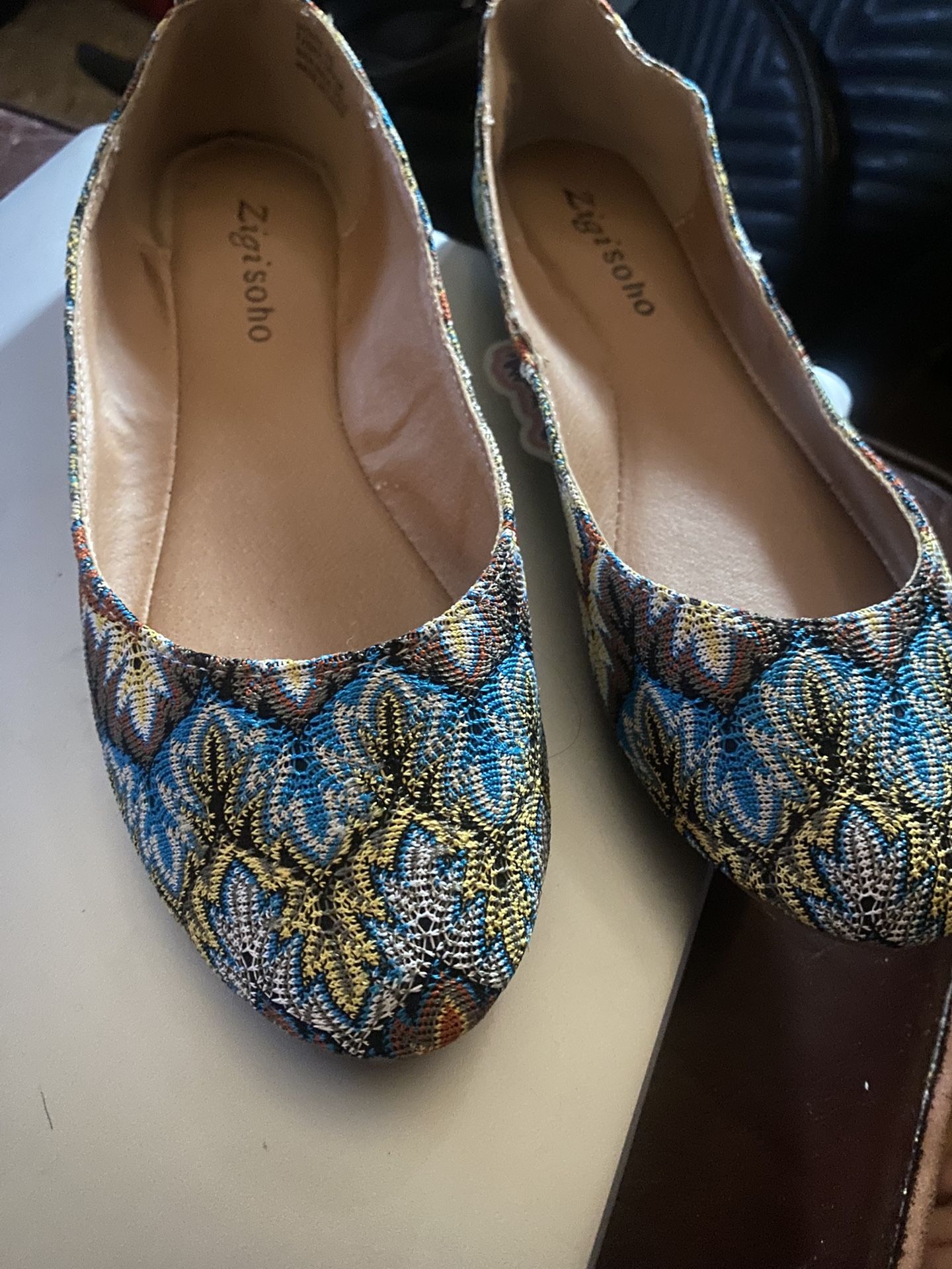 Zigi Soho Women Slide On Flats Multi Color Embroidered Design 6.5