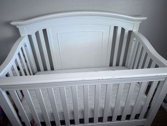 Crib & changing Table