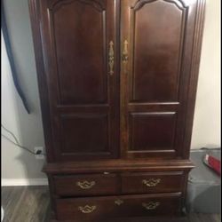  Wood Bed frame With Mirror Headboard  And Tv Stand/drawers - Fits Queen Size  