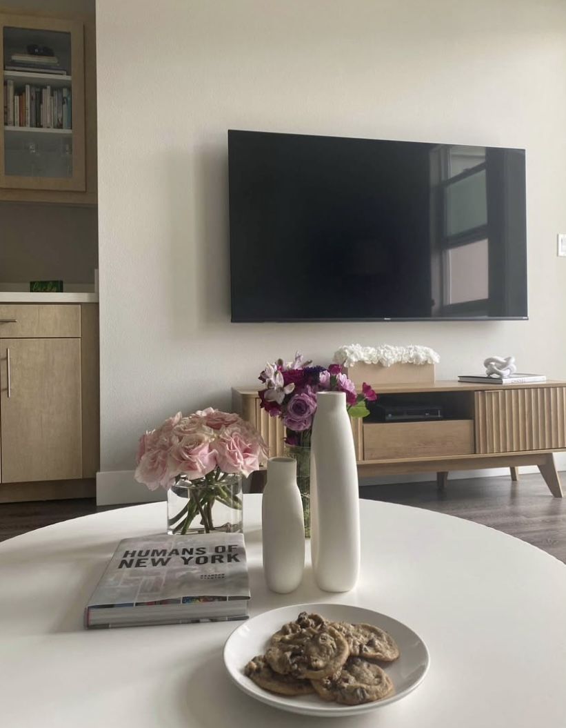 Hisense 65-Inch Class R6 Series 4K UHD Smart Roku TV with Alexa Compatibility, Dolby Vision HDR