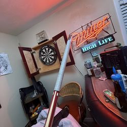 Pool Que And Assessories