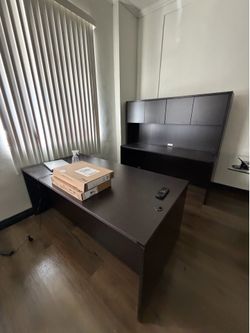 FREE OFFICE DESK