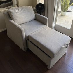 Convertible Sleeper Chair / Pull-Out Day Bed