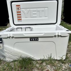 Yeti Tundra 75 Cooler 
