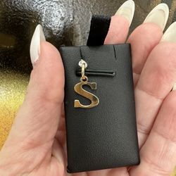 14k LETTER S CHARM 