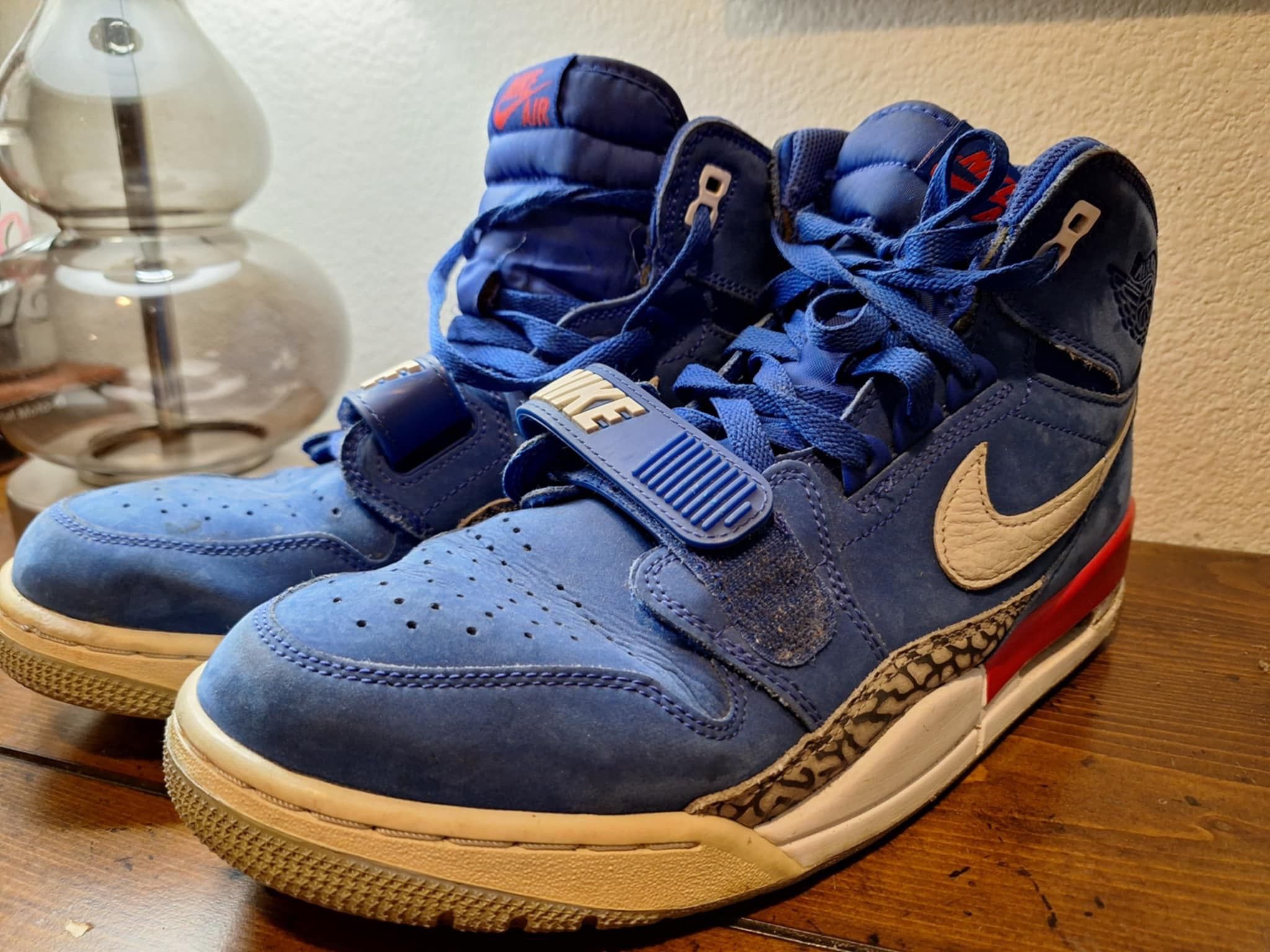 Men's Size 11 Nike Air Jordan Legacy 312 Pistons