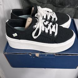 For now, black Dr. Scholl’s women’s shoes