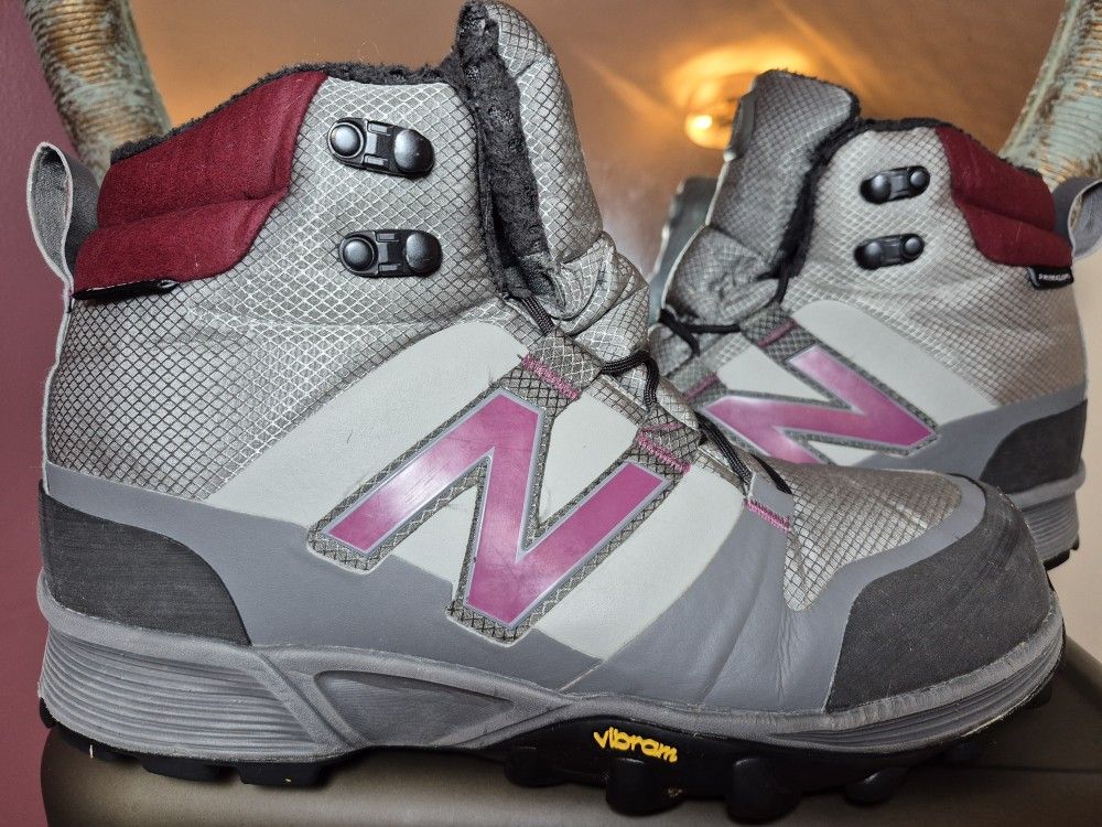New Balance Womens 1099 PrimaLoft Hiking Boots- Size 12