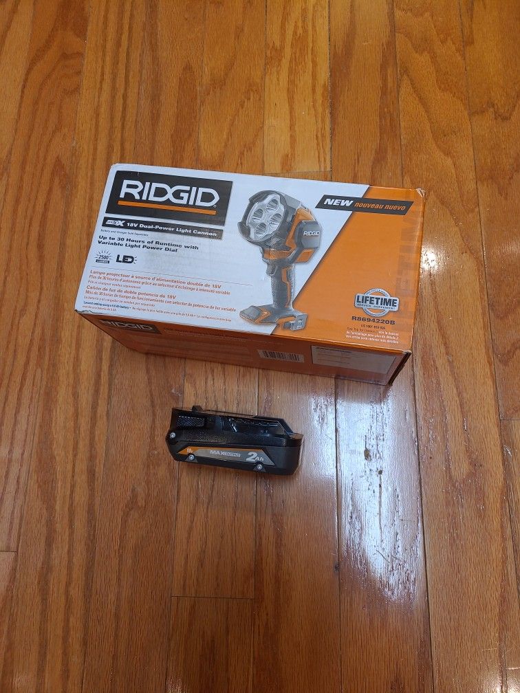 Ridgid 18V.'Dual Power Light Cannon, Battery