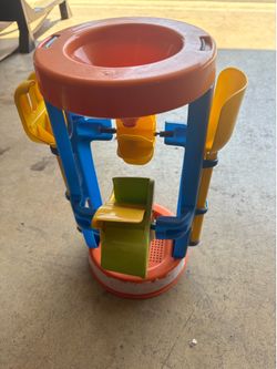 Kids sand tools