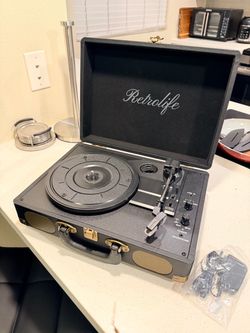 Vintage style record player / Bluetooth speaker