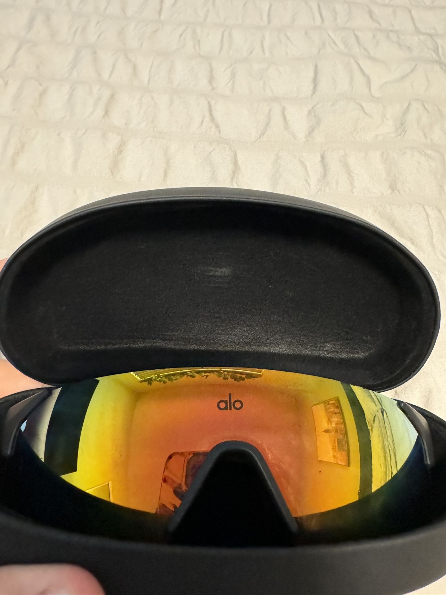 Alo Yoga Speed Sunglasses for Sale in Irwindale, CA - OfferUp
