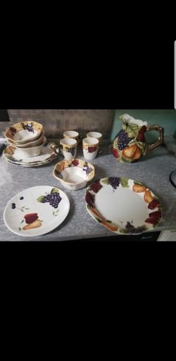 Plates set