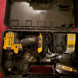 DEWALT

20-Volt MAX Cordless Compact 1/2 in. Hammer Drill/Driver with 20-Volt 1.3Ah Battery, Charger &
CASE
