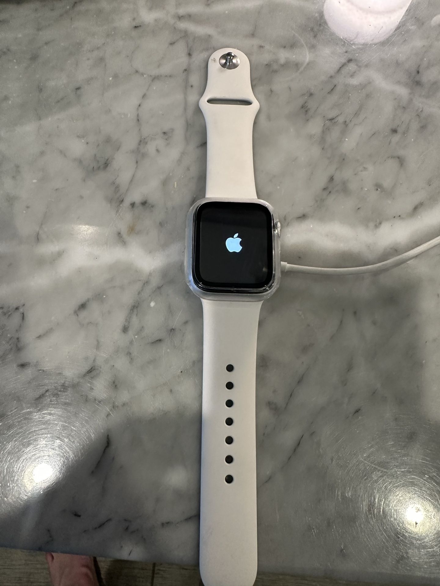 Apple Watch Series 4 (40mm)