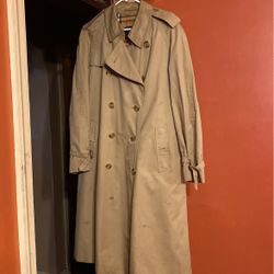 Good Condition  XLMens Burberry Trench coat Negotiable  Price 