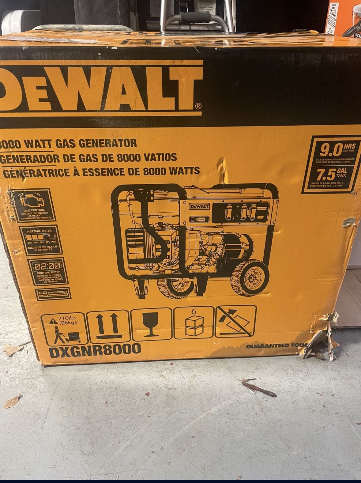 Dewalt DXGNR8000 9 Hour 7.5 Gallon Gas Generator 