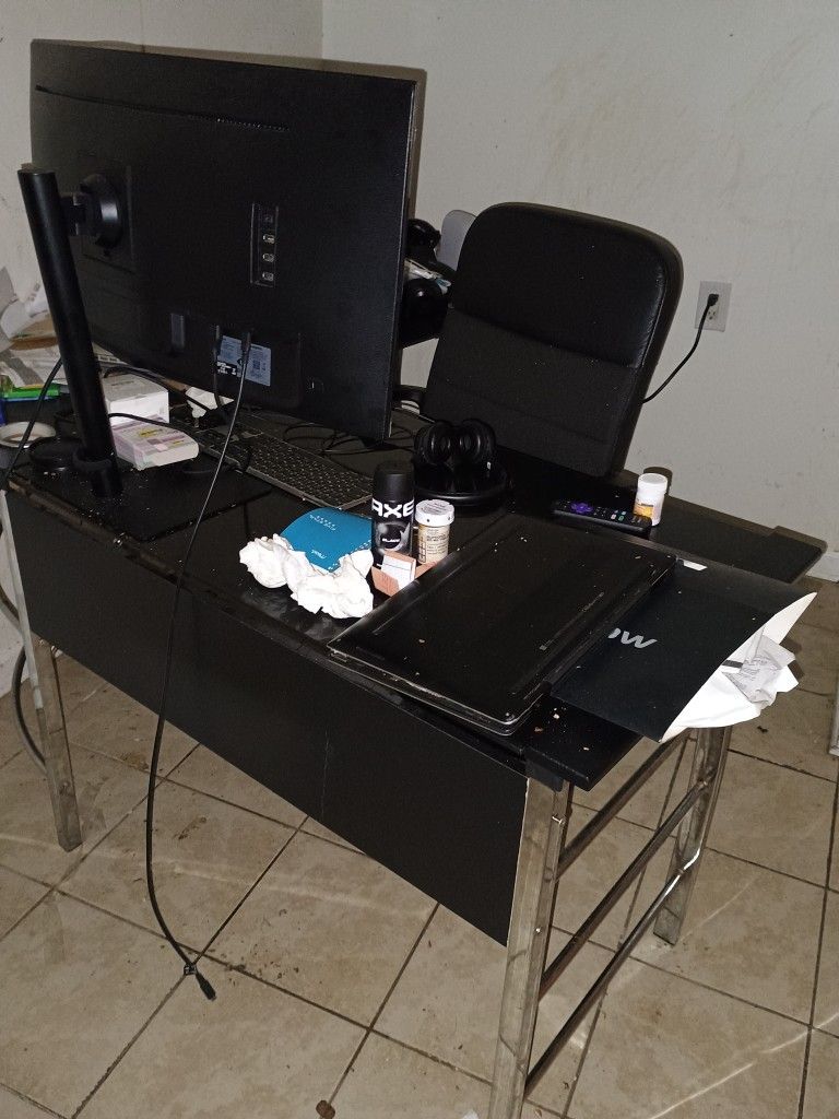 Office Table And Chair - Wide L Shape Glass And Wood Table 