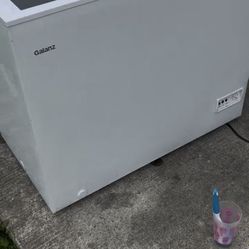 White,10.2 Cubic Feet, 