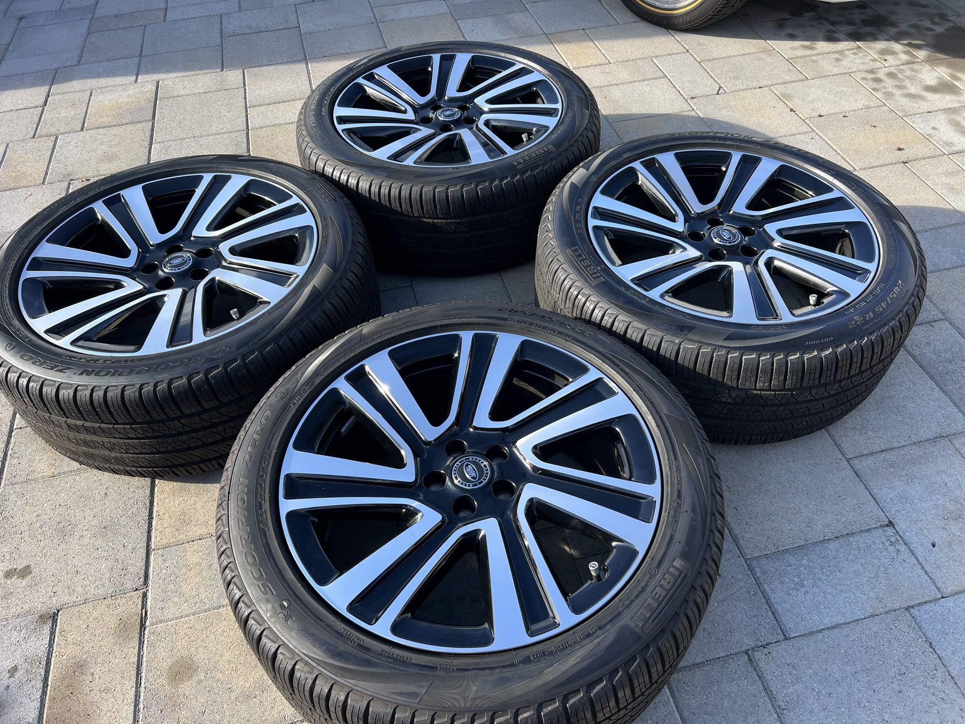 2024 22" RANGE ROVER GENIUNE OEM FACTORY WHEELS RIMS TIRES M8E21007EA 72373 A