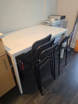 Dining table and 4 chairs