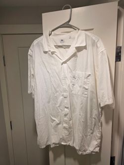 L Uniqlo White Button Down Shirt