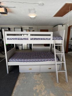 Twin Size Bunk Beds with mattresses