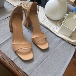 A New Day Heels $10
