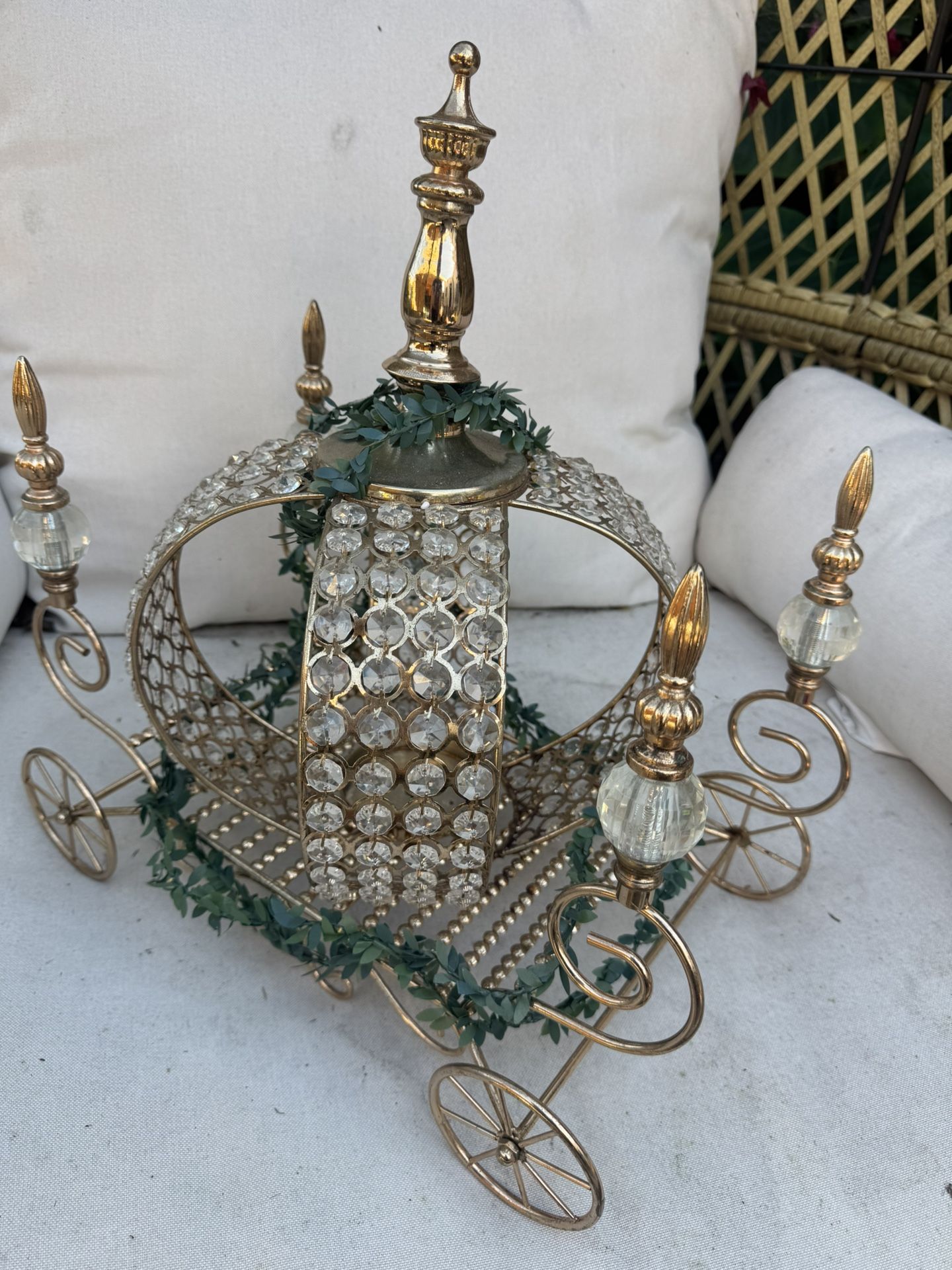 Metallic Gold Cinderella Carriage Crystal Candle Holder Centerpiece for Wedding, Dining Table, Party, Event, Home Decor