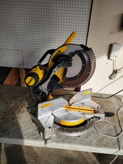 Mitersaw Dewalt 12 in