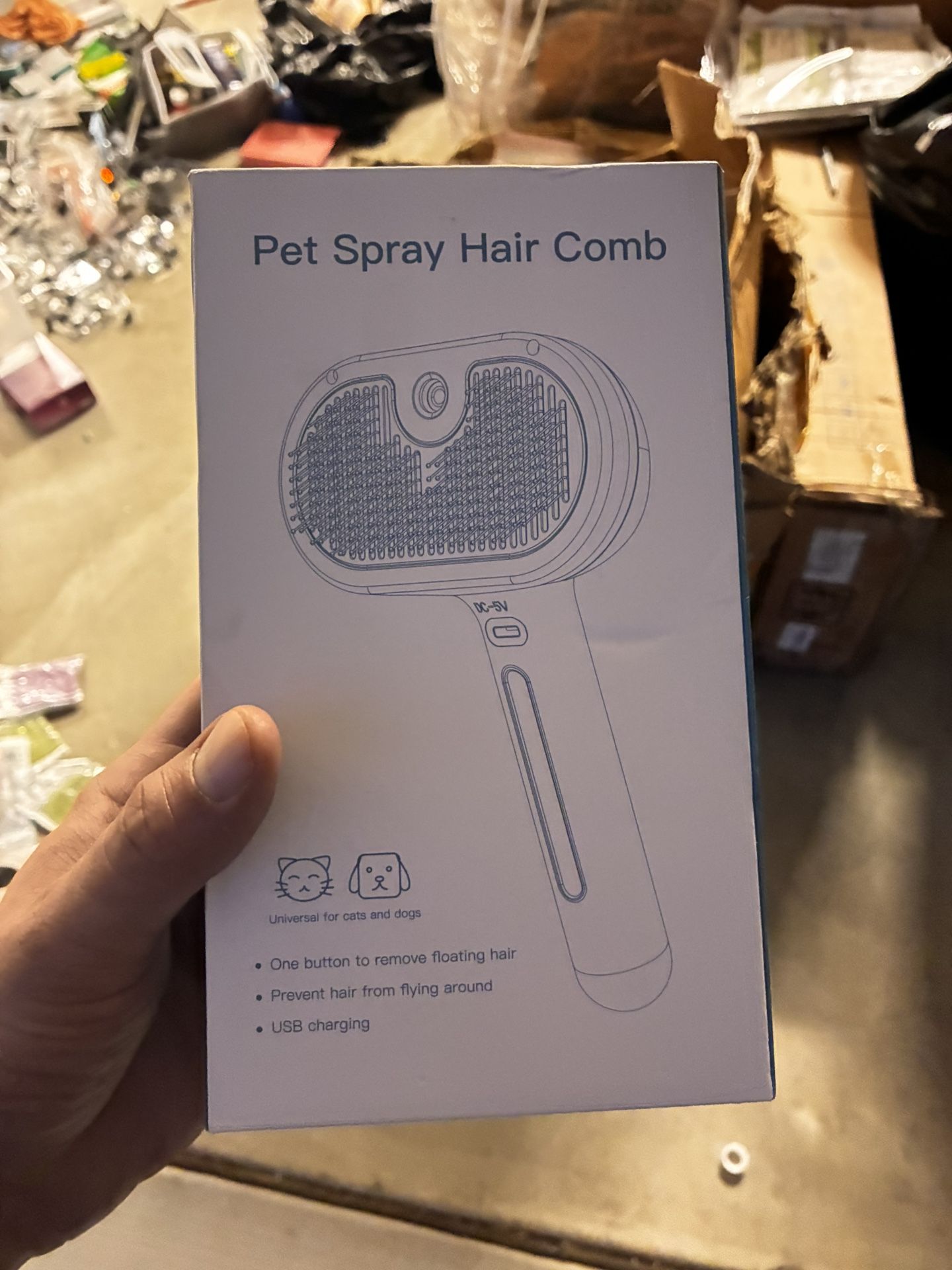 Pet Spray Hair Comb – USB Rechargeable Grooming Brush for Cats & Dogs