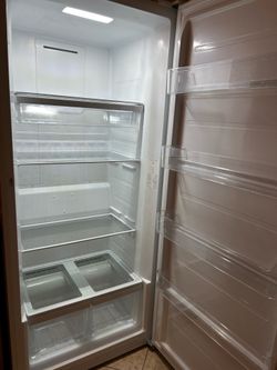 GE Garage Ready 21.3-cu ft Garage Ready Frost-free Upright Freezer ( White )