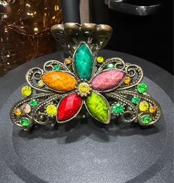 Vintage hair clip