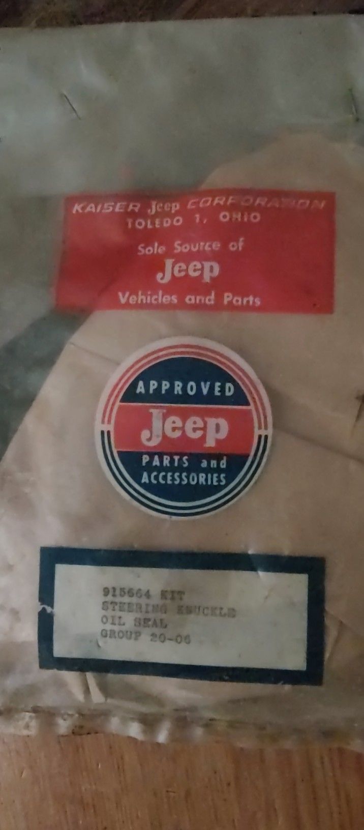Steering Knuckle Seal Kit OE Reference: 915664
