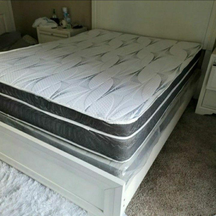 NEW QUEEN PILLOW TOP MATTRESS With BOX SPRING  Home & Garden