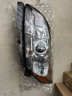 Spec-D Tuning Chrome Headlight, Driver Side, Compatible with 2013-2015 Chevy Malibu and 2016 Chevy Malibu Limited.