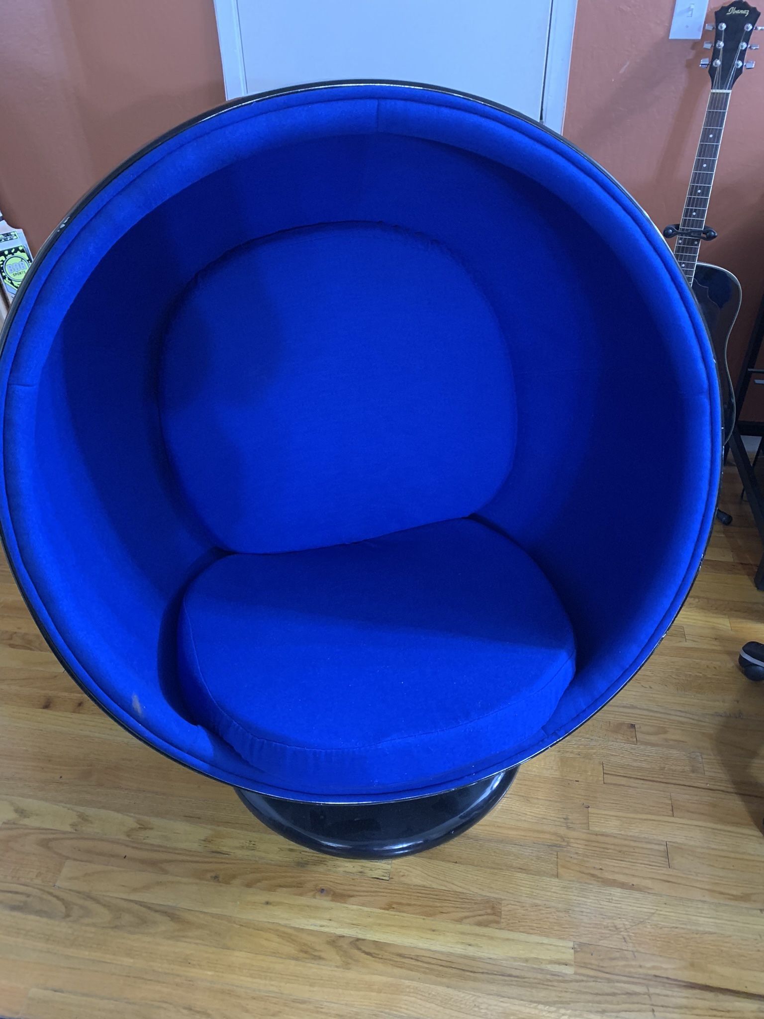 Globe Chair 