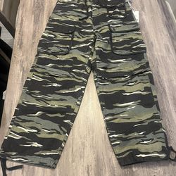 Vans Camo Pants/Shorts