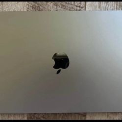 2022 Apple MacBook Air 13.6 256GB Apple M2 Laptop / mint