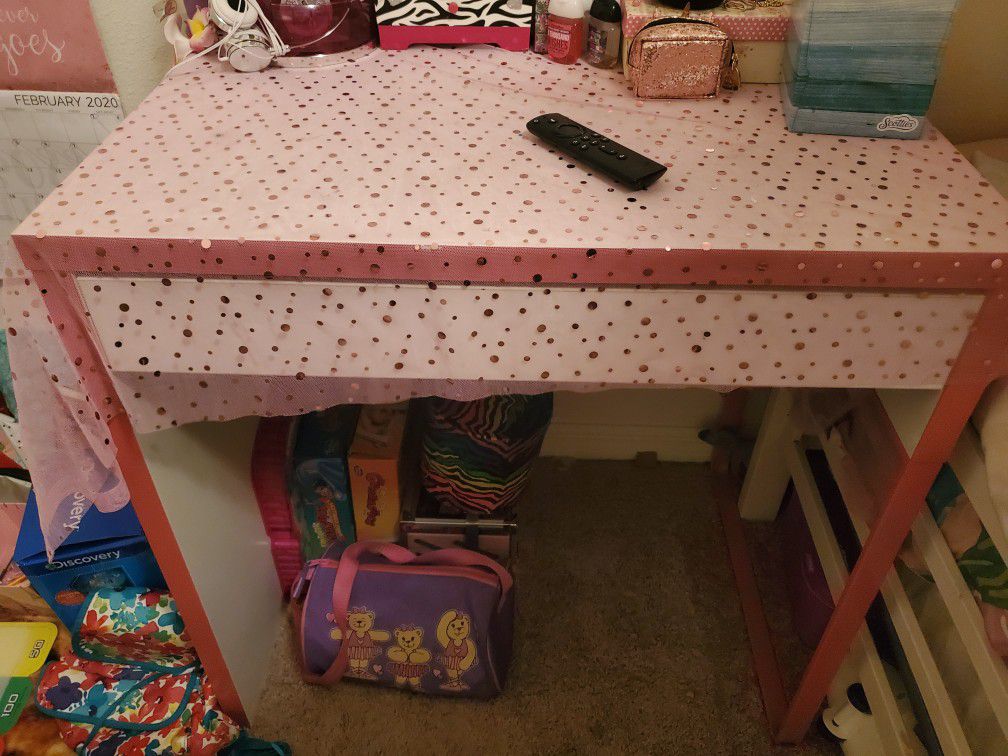 White desk with drawer. Pink trim