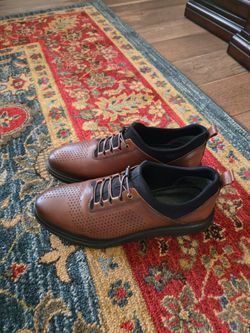 Men's Shoes Size 10.5