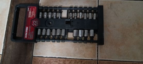 Ultra STEEL  22 pc set $20.00